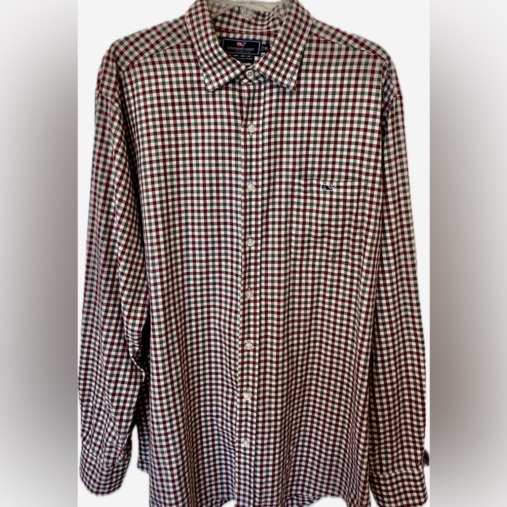 Vineyard Vines Men’s Button Down Shirt